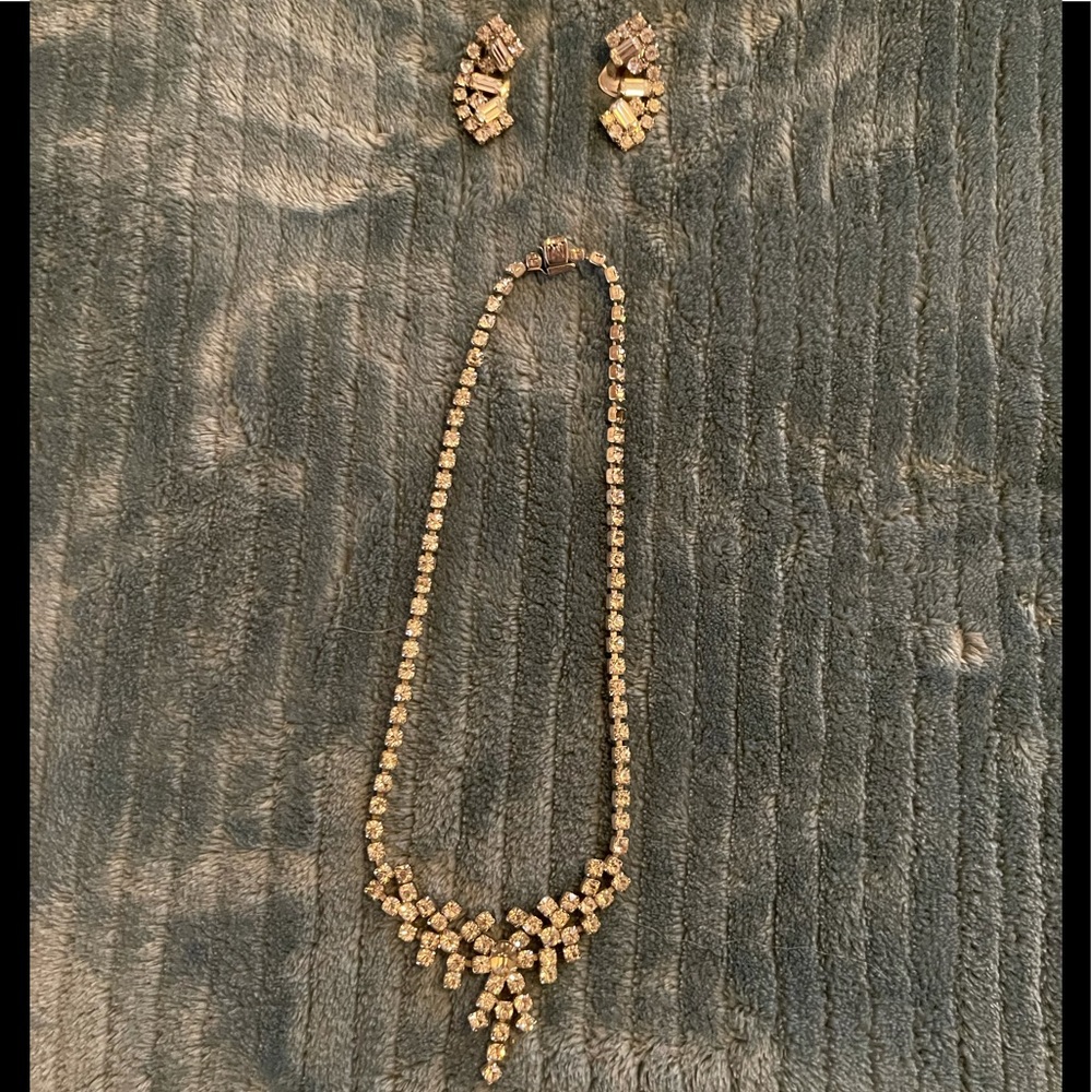 Vintage 1940/50 rhinestone necklace/clip earrings